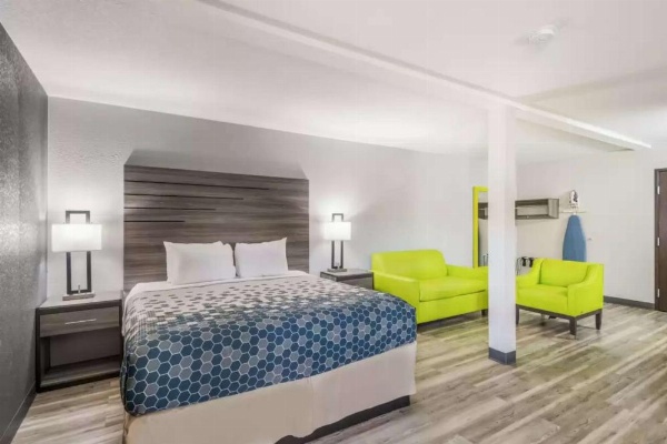 Sonesta Essential Des Moines image 13